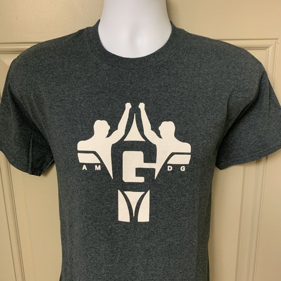 NEW Gonzaga Mens T Shirt Freshman Retreat 2015 AM DG with Names GRAY M Bulldog - Picture 1 of 12